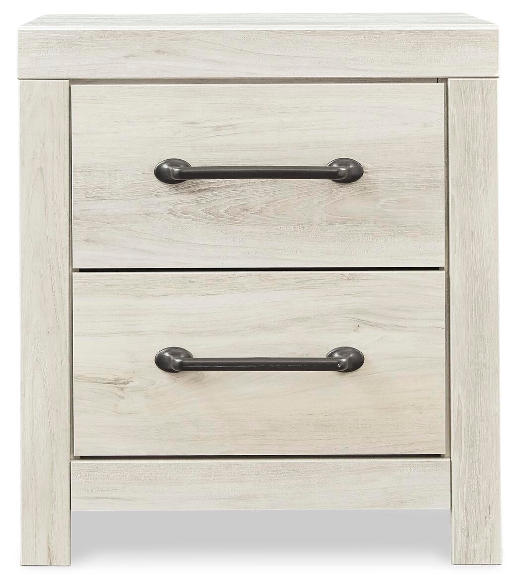 Cambeck King Panel Bed with Mirrored Dresser and Nightstand