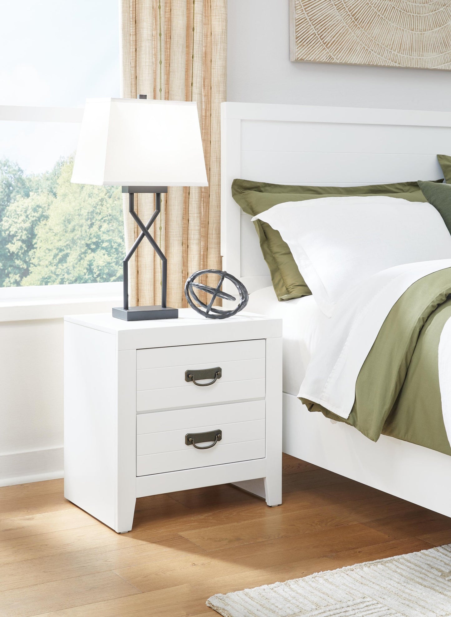 Binterglen California King Panel Bed with Mirrored Dresser and Nightstand